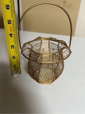 Wire Decorative Basket with Handle - Home Accents